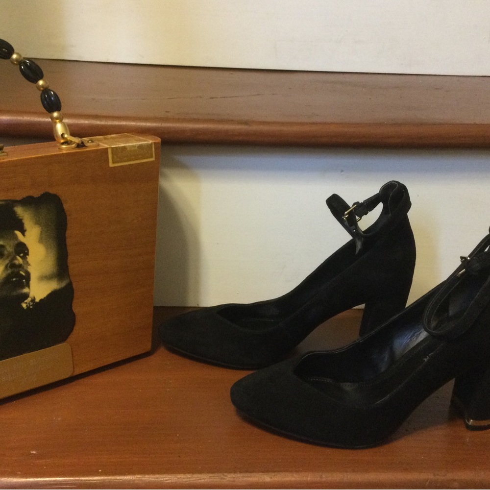 Stylish Black Pumps. 6.5, worn once.